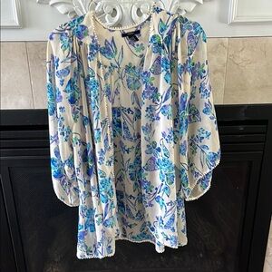 Forever 21 Blue and Cream Floral kimono
